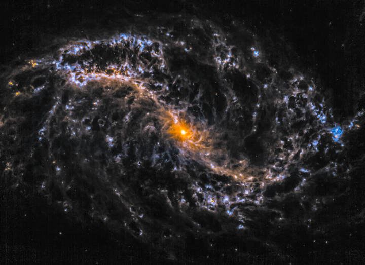 3 images spectaculaires de galaxies observées par James-Webb
